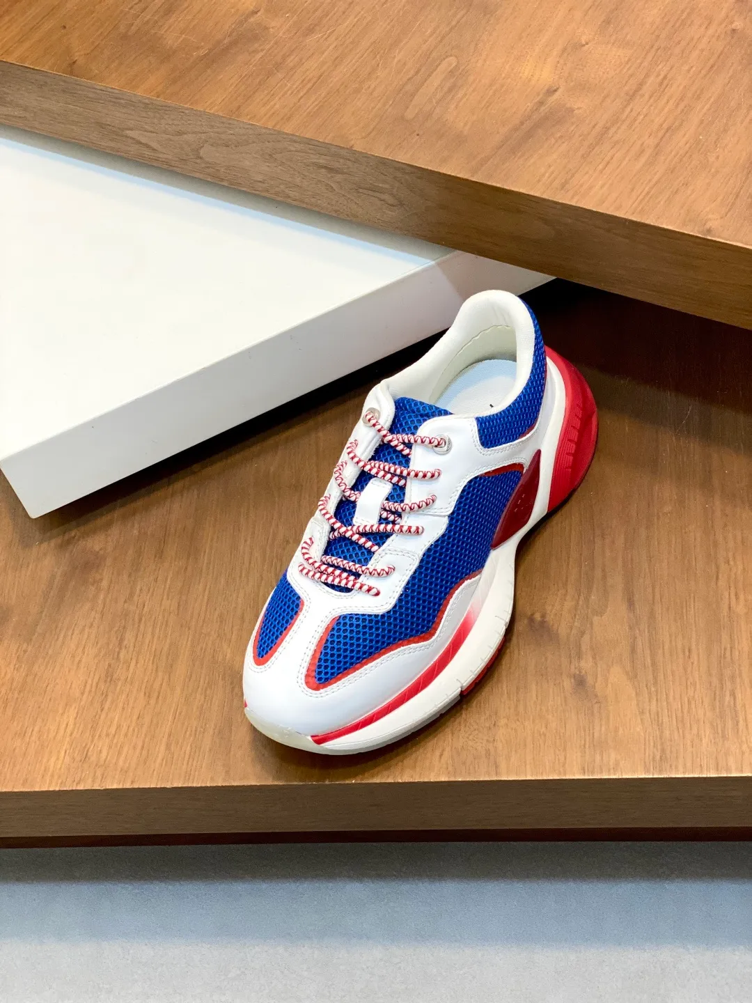 💰740 AMIRI's new men's casual sports shoes, made of first-layer cowhide leather uppers and spliced ​​with original breathable mesh, rich in three-dimensionality, contrasting color design, simple style, fashionable and sporty, breathable mesh lining, original ultra-light outsole, a must-have item for daily leisure! Size: 38-45 (38, 45 customized)
